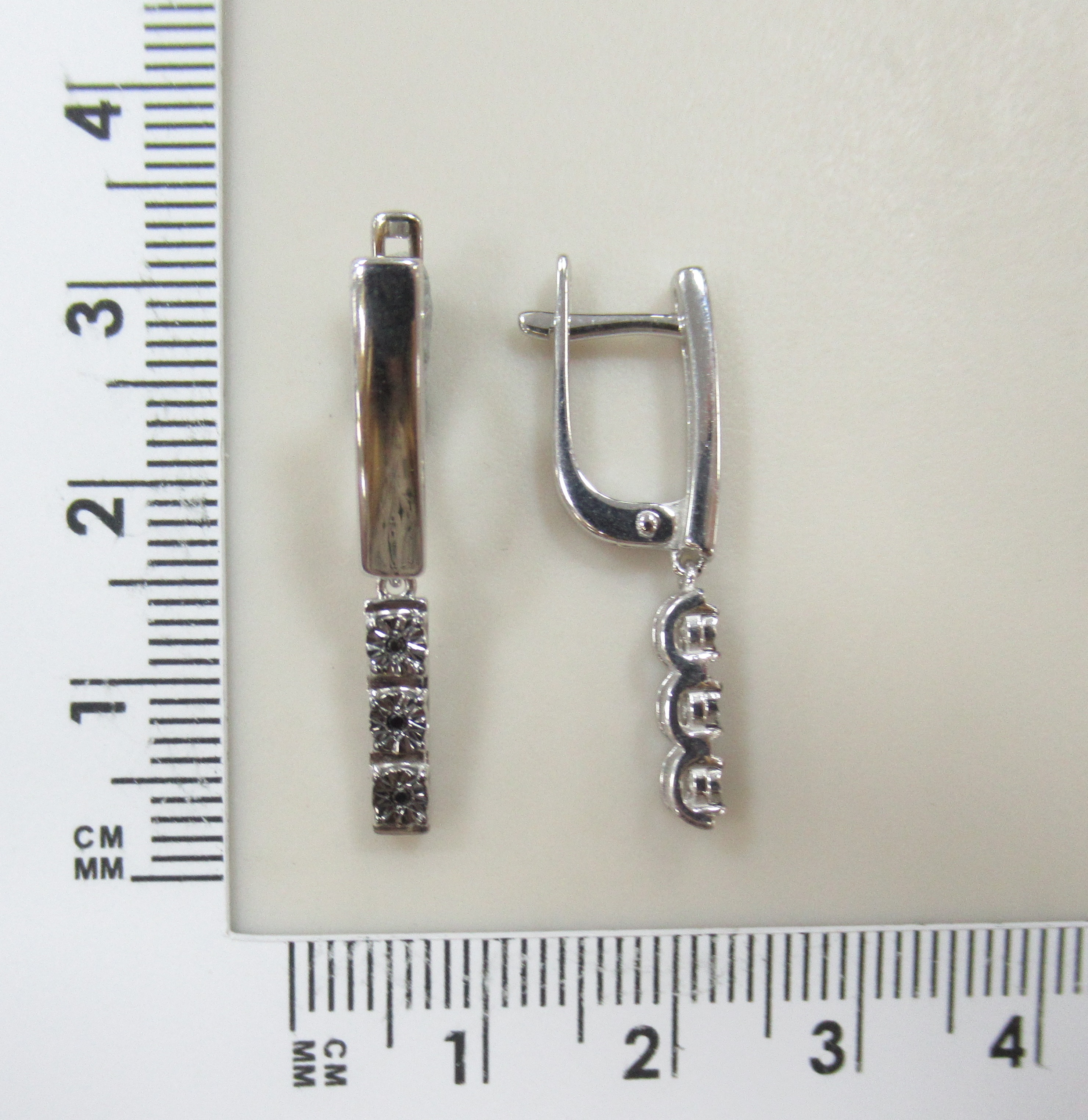 Серебряные серьги с черными бриллиантами